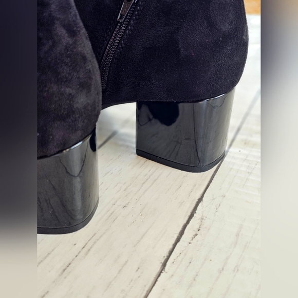 NWOT Kim Roger's Black Soft Suede Zip up Ankle Booties Comfort Boots Shiny Heel - Picture 9 of 12